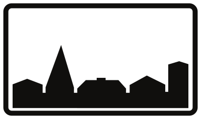 Verkeersbord R25: wit bord met rode rand en plaatsnaam, begin bebouwde kom