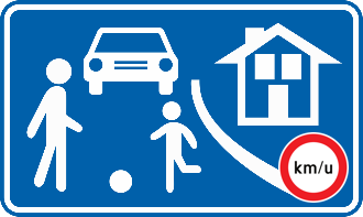 Panneau R5 : début d’une zone de rencontre avec limitation de vitesse en bas à droite
